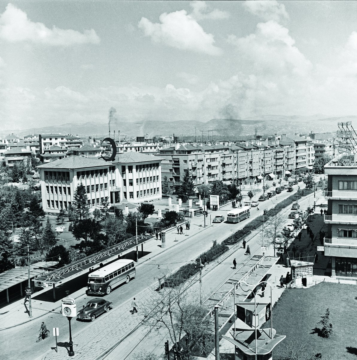 Atatürk Bulvarı, Kızılay Genel Müdürlüğü, Yenişehir apartmanları, 1950’li yıllar