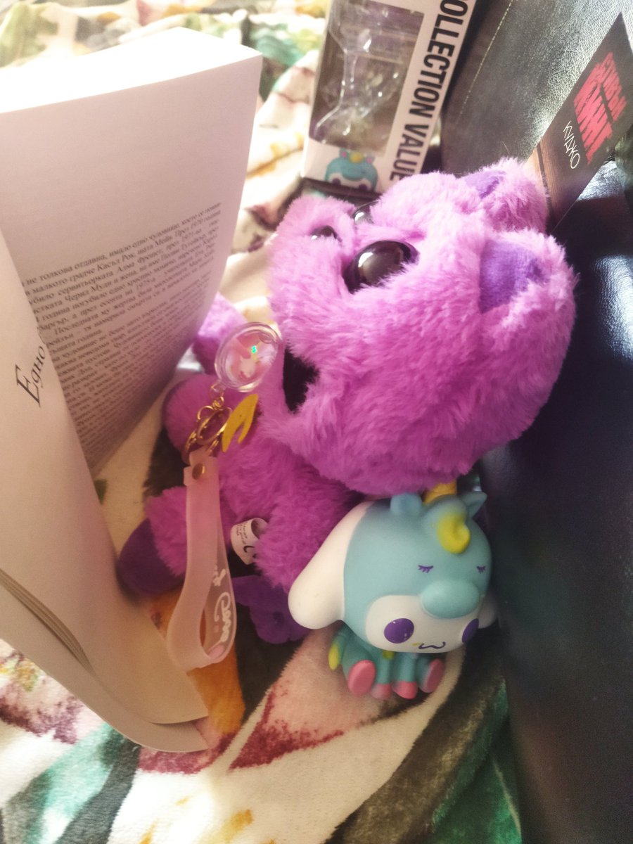 Omg look what my mom brought me today! A Funko Pop Cinnamonroll as unicorn with Hello Kitty in cup and Cujo by Stephen King (im reading Stephen King books) heh and Catnap stealed them from me dam.. #PoppyPlaytime #HelloKitty #StephenKing #Cujo