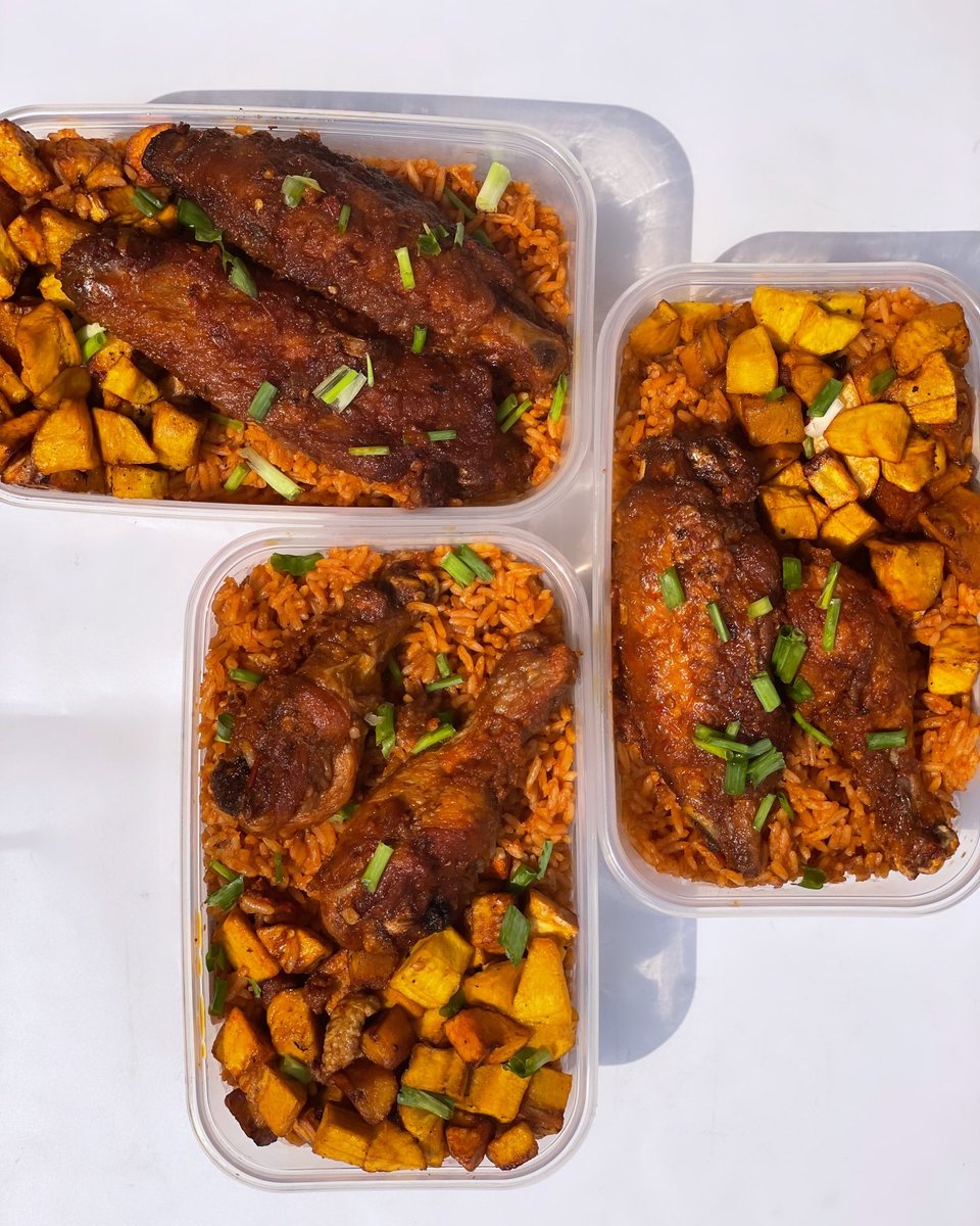 TGIF 😊

Keep off your weekend with our smokey jollof riclagle. Share with family and friends 😌

Send us a DM right away to get yours.

#JollofLovers
#SmokeyJollofRice
#StirFrySpaghetti
#OnlineRestaurant
#OfadaRice
#OfficeLunch
#CateringServices