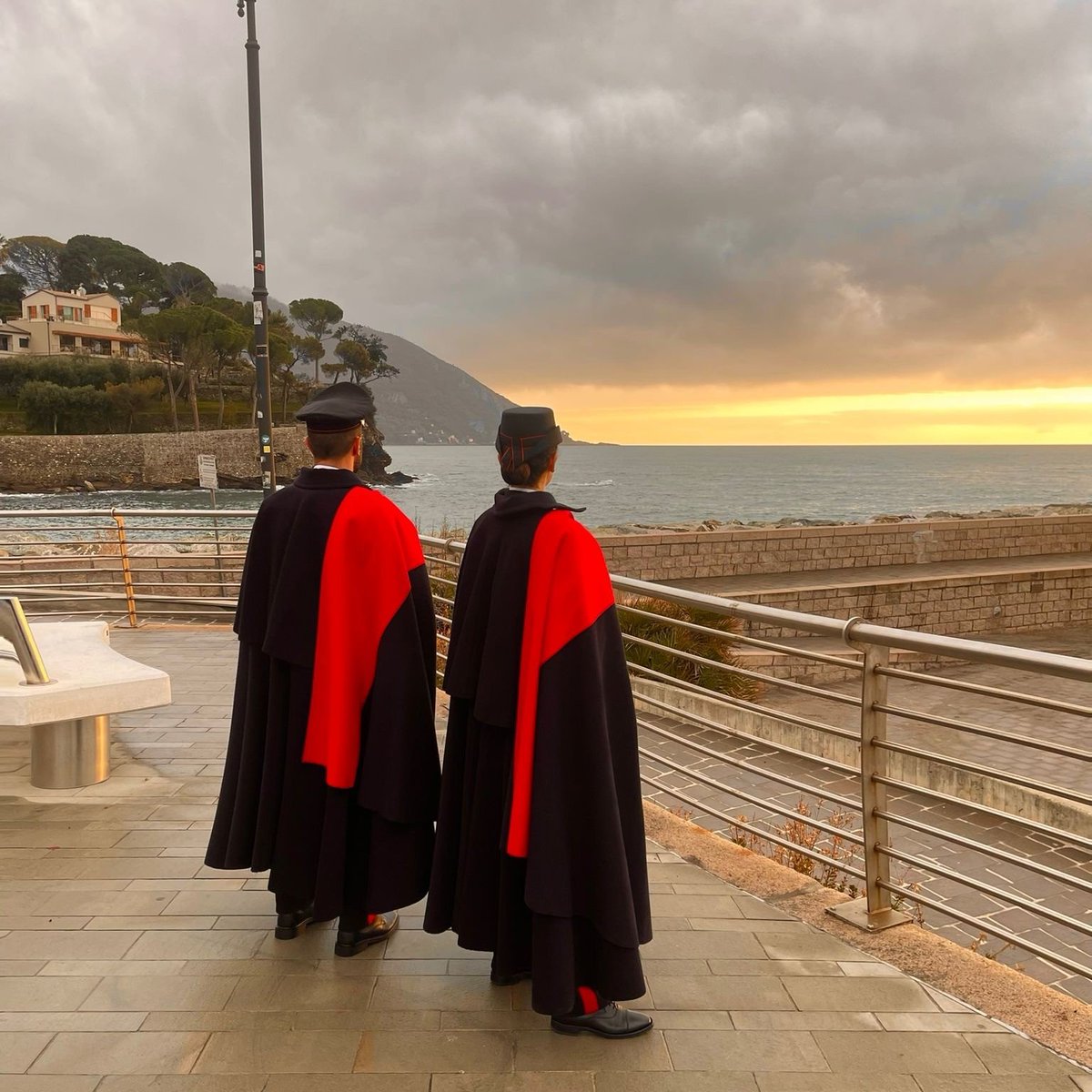 Buongiorno da Recco (GE)
#Carabinieri #PossiamoAiutarvi #ForzeArmate #Difesa #17aprile