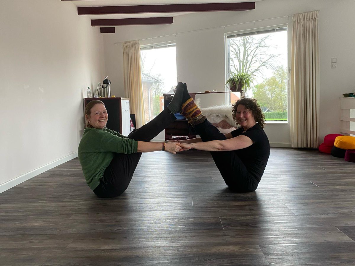 Zunneyoga's tweet photo. Volgende week woensdag 14.00 geven Swaen en ik een partneryogales in De Krim. Er zijn nog twee plekjes vrij om deel te nemen met je partner, familielid, buurvrouw, vriendβ¦.. noem maar op #partneryoga #dekrim #yogasamen https://t.co/5yi4ItaxV3