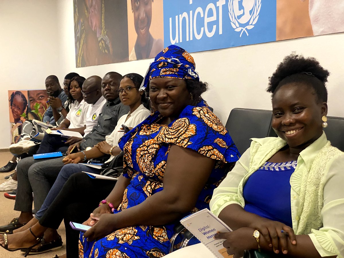 UNICEF_Benin's tweet photo. En ce moment se déroule une rencontre hybride entre les organisations de jeunes et le Sous-Secrétaire Général des Nations Unies pour la jeunesse, Felip Paulier.

Plusieurs jeunes sont dans les bureaux d'@UNICEF_Benin à Cotonou, Parakou et Natitingou pour faire entendre leur voix. https://t.co/QYGCu3JC5l