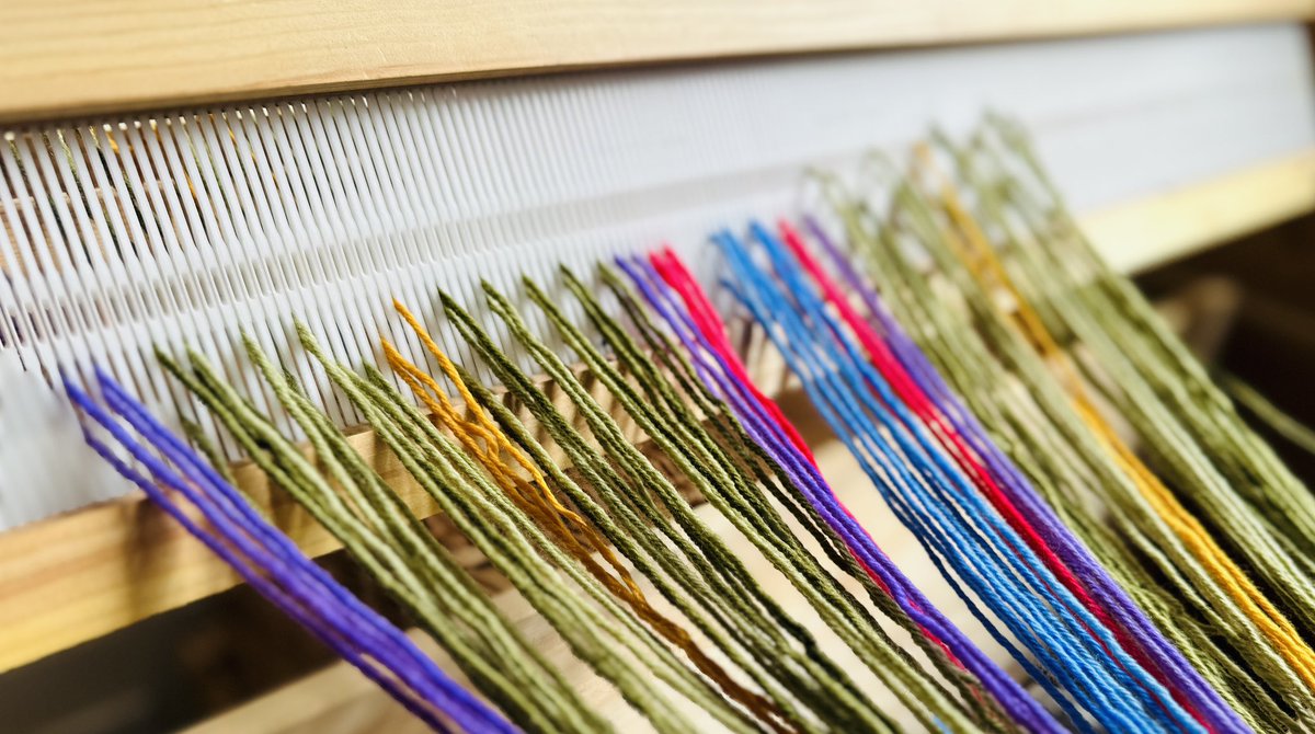Justtextiles's tweet image. Setting-up the loom is never a chore, but for certain work, takes time.

These colours are hand-dyed for Bards, Ovates and Druids Tartan

#handwoventextiles #artisanmade #noplastic #mhhsbd #springwear