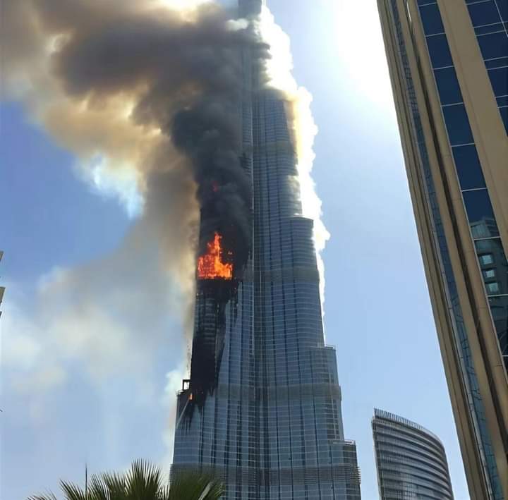 Burj Khalifa is Burning 🤯

#BreakingNews #BurjKhalifa