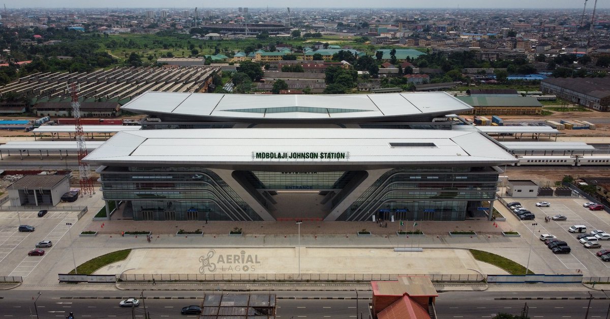 This is what the #LagosIbadanRail Station site looked like in 2018. Standing there today is the biggest rail station in West Africa. #ThrowbackThursday 📷: @AerialLagos