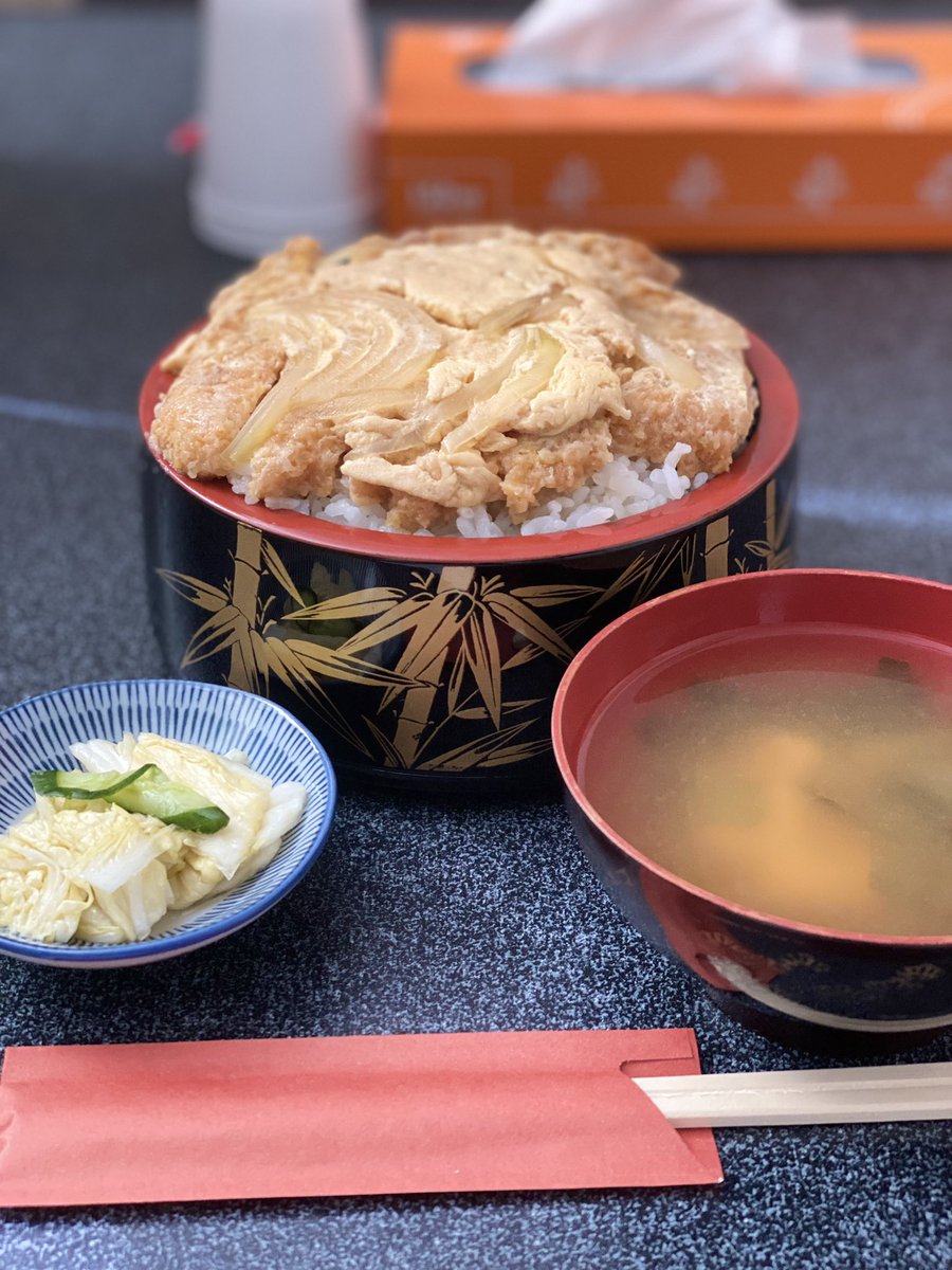 no_ozzy's tweet photo. 先日の出前のカツ丼です https://t.co/gBZpmCyRG3