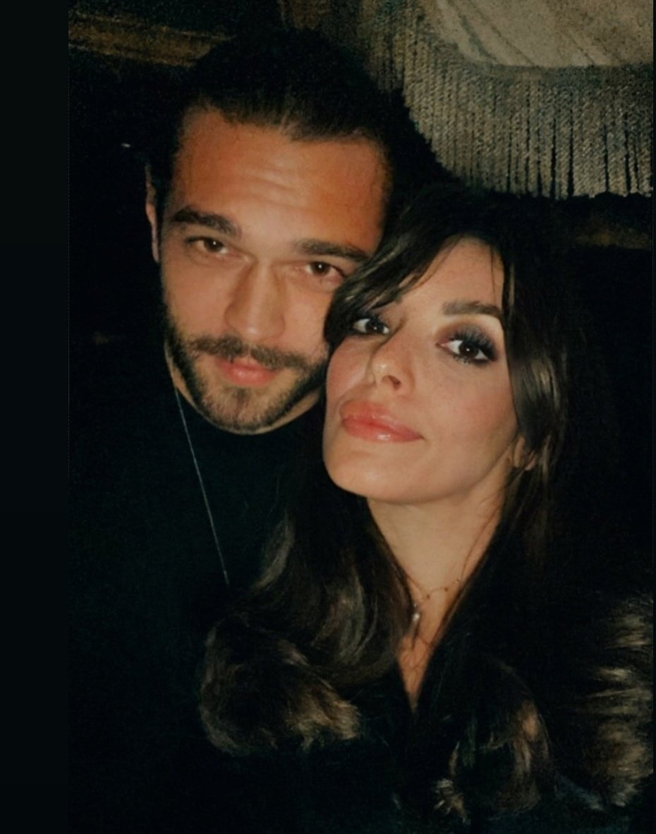 huyde12's tweet photo. "Kaçak Gelinler" dizisinde partner olan Furkan Andıç &amp; Selin Şekerci bir araya geldi 🥹 https://t.co/pBbbhNioPv
