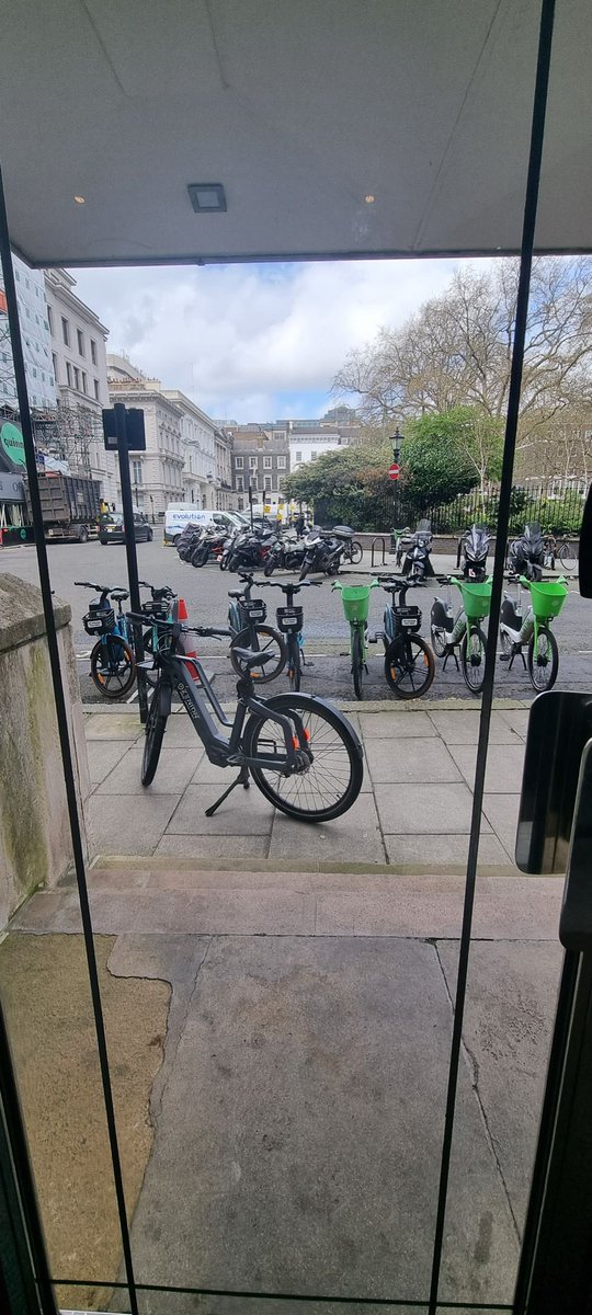 Which idiot would think it into “park” their e bike in the middle of a pavement in St James’s Square next to a bike bay.? What a selfish, irresponsible idiot.