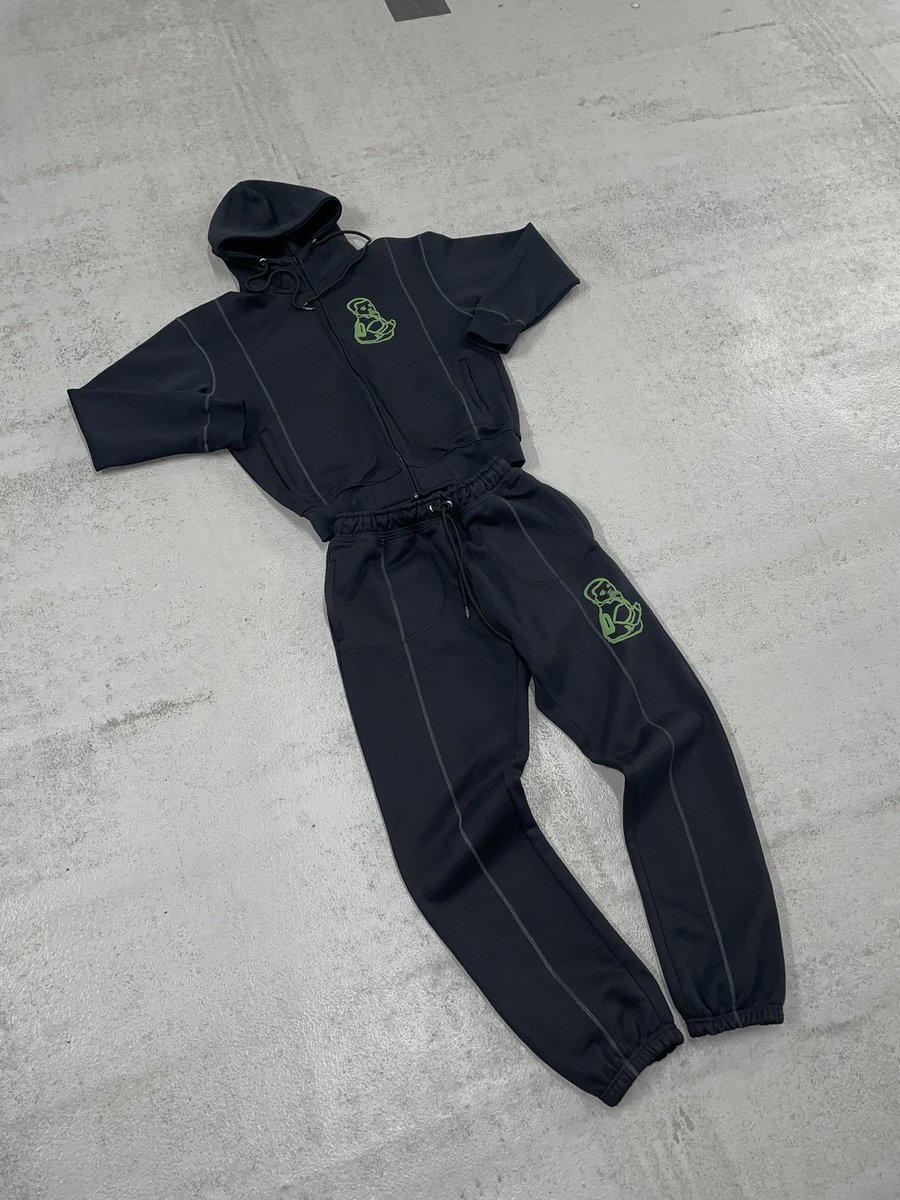 dodeclothing tweet media