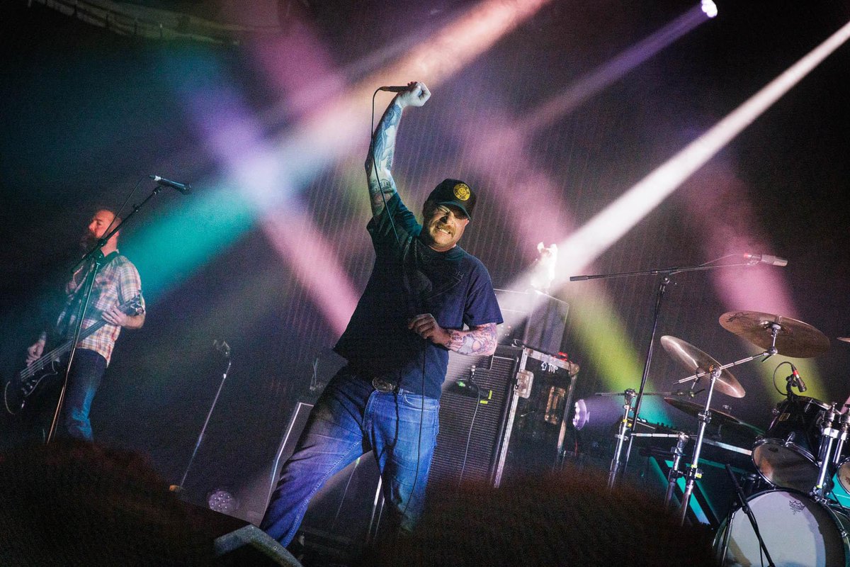 This week’s featured LP is ‘Deprecipice’ by MASTIFF.

I report back from their London show and have an interview with frontman Jim.

Other celebrated shows come from the likes of BOTCH and SUNN O))).

Plus The Friday Night Rave returns!

#NewMusic galore from 10pm on <a href="/phonicfm/">Phonic FM</a>.