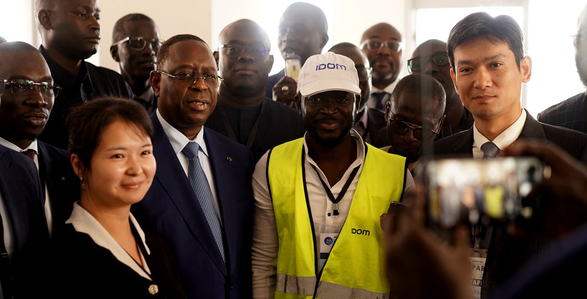 The President of Senegal congratulates IDOM on the Diamniadio Technology park. Would you like to visit it? Follow this link: youtube.com/watch?v=Yfbwlo…