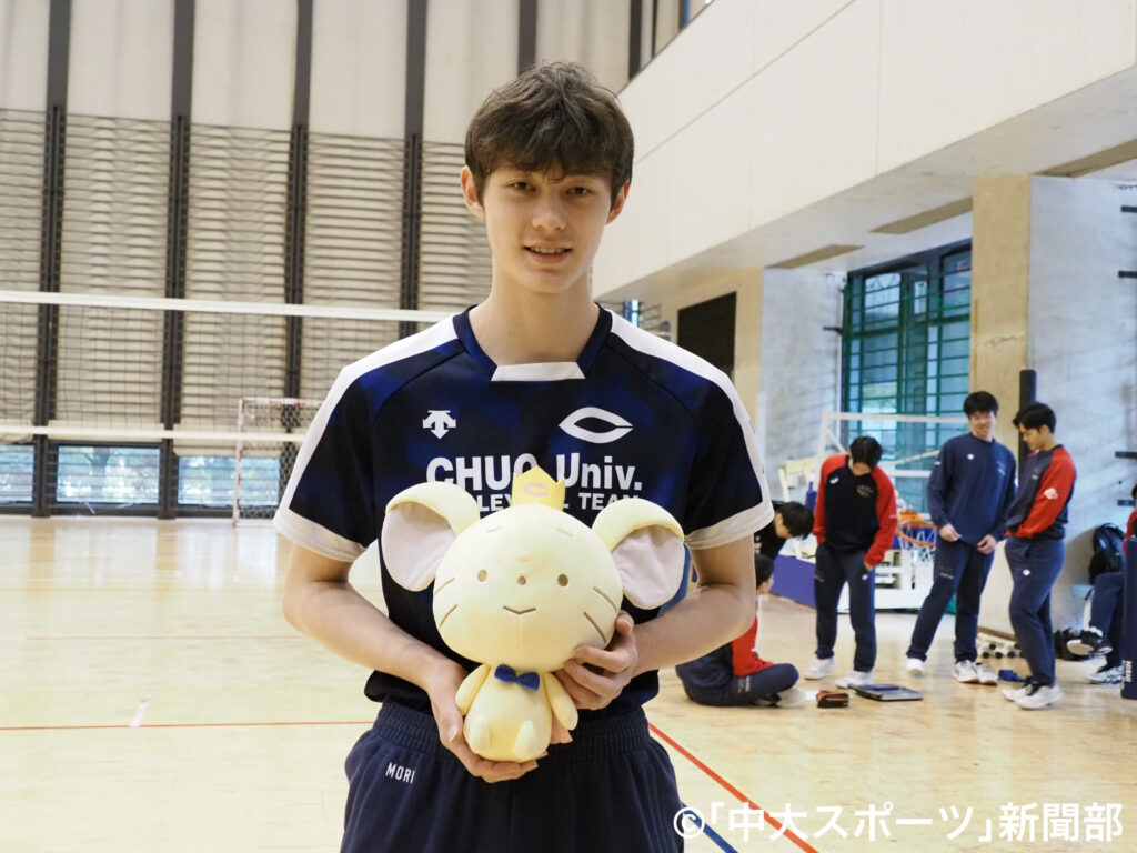 Chuosports' interview with Sakamoto Andy-Sena 
- some parts are omitted

Q. Which player do you respect or admire?
Yuki Ishikawa-senshu from Chuo and Ran Takahashi-senshu from another university (Nittai)

© chudaisports.com/article/volley…