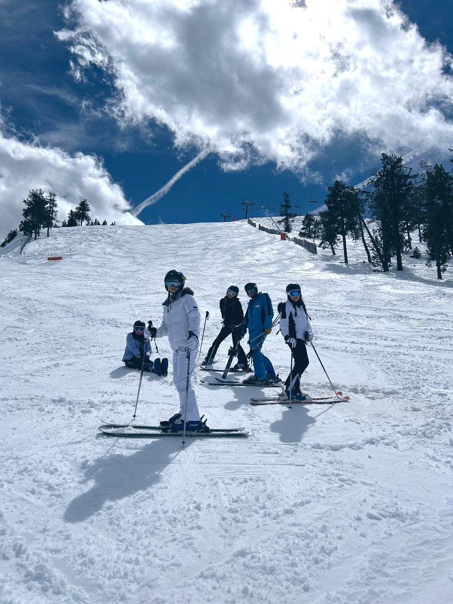 SRA_PE_Dance's tweet photo. Day 4 fun ❄️⛷️🇦🇩☀️ https://t.co/qvQI6dF1xg