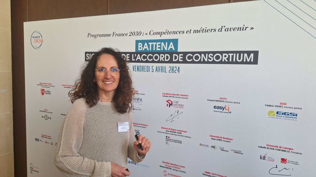 Lancement du projet #BATTENA aujourd'hui à l’hôtel de région @NvelleAquitaine @laurencerouede vice-présidente du Conseil régional. Mobilisation générale pour préparer les compétences dont ont besoin les entreprises de la #Batterie en fort développement. @CorinneLafitteR