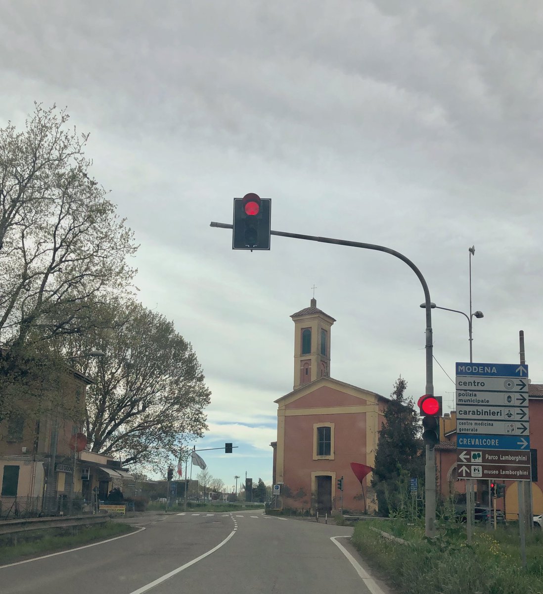 Il vero simbolo della provincia 
è essere incapace di narrare
la propria storia 

Luigi Ghirri 

Sant’Agata Bolognese