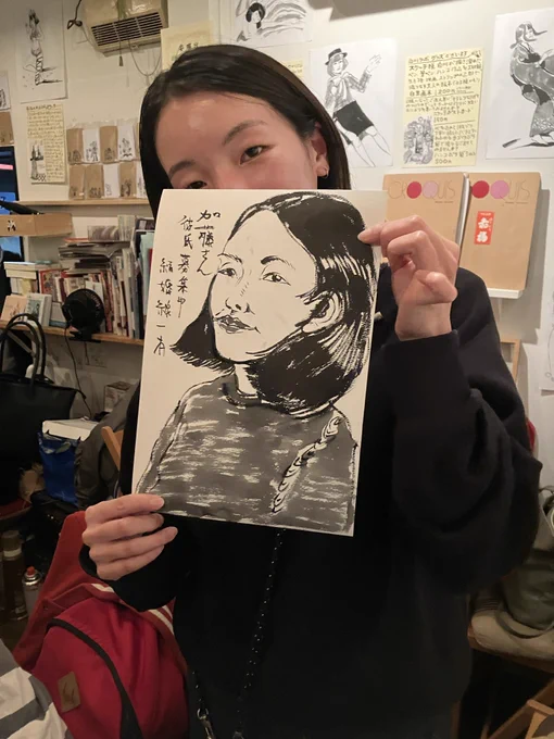 流しの似姿師
加藤さん(27)を描かせて頂きました。
彼氏募集中。良いご縁がありますように…。 