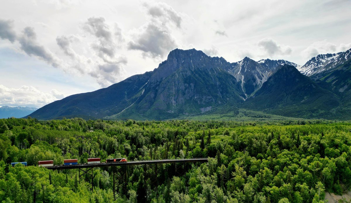 CN Continues to Advance Decarbonization Efforts with EMD® Mainline Hybrid Locomotive from Progress Rail Learn more: cn.ca/en/news/2024/0…