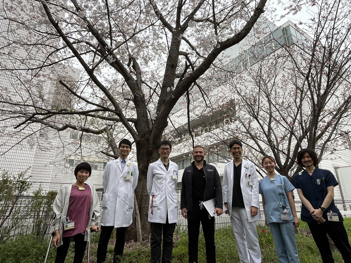 Great visit to the 🇯🇵 Tokyo Medical Center today with Dr. Atsunori Yoruzu and his amazing #Bteam! Also perfect timing with Cherry Blossoms in full bloom! #thisisbrachytherapy @VarianMedSys