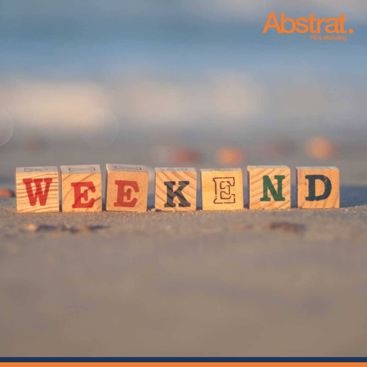 The weekend is like a breath of fresh air. Take a deep breath and enjoy the moment.
#weekend #weekendvibes #abstrat #abstrattz