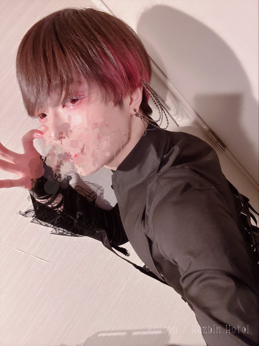 tyougakusei's tweet photo. 今回はこんな服でした。小さいサイズを着てみたんですけどどうですか？ https://t.co/b96mwaSaC9