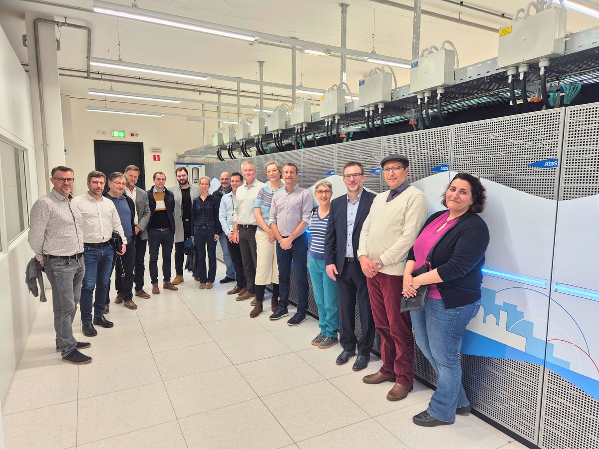 🌟Delighted to have the @LuxDev_HQ team for a visit to our #MeluXina supercomputer!🧜‍♀️💻 Engaging discussions on #supercomputing, #sustainabledevelopment, and beyond made for an enriching visit🌍 Huge thanks to LUXDEV for joining us! 🙌 #LuxProvide #LUXDEV #TechForGood