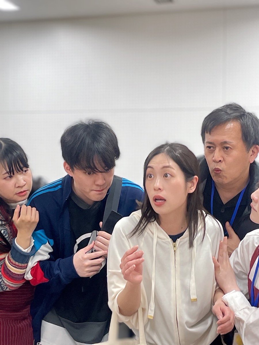 mitsuboshis's tweet image. ♠︎竹下萌子役/♡安西常務役の #迫田萌美 です！

今日は各チームで通し稽古。
稽古を重ねるごとに高まるパワーを全身で感じたひとときでした❤️‍🔥

チャーミングなきみさんのポーズ！劇場でぜひ見届けて✨

心揺さぶる90分を。
4/9初日の #BOTCHAN お見逃しなく！！

ご予約→ quartet-online.net/ticket/botchan…