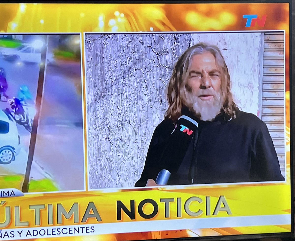 Le chorearon a Robert Plant en San Justo, hijos de puta.