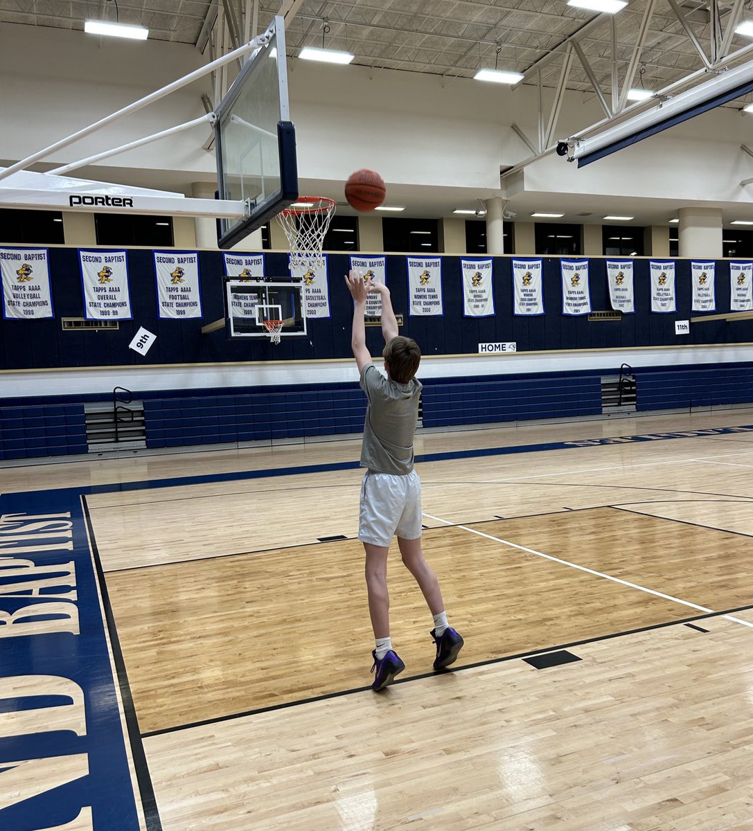 Banner day for my 8th grade son… 🫡 ✅ asked me if I’d get up early and take him to the gym ✅ set his own alarm ✅ had his bag packed the night before ✅ actually remembered to pack all his shower stuff ✅ put in good work at 6am 👏🏽 👏🏽 👏🏽