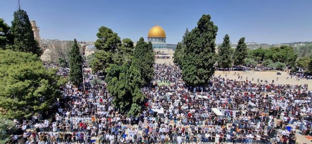 הוואקף האיסלאמי בירושלים: 120 אלף מתפללים קיימו את תפילת יום שישי האחרונה של חודש רמדאן במסגד אל-אקצא