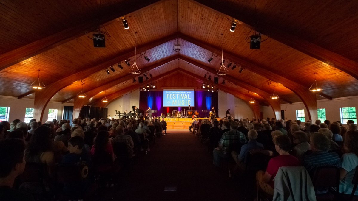 Our worship arts and music production students are having a recital to share their gifts with the community. Come to Winona Lake Grace Church at 7 p.m. on April 27 to hear their performances! go.grace.edu/WorshipArtsRec…