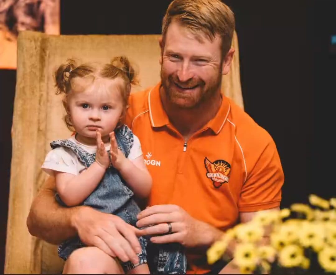 Heinrich Klaasen with his biggest supporter.

#CSKvsSRH