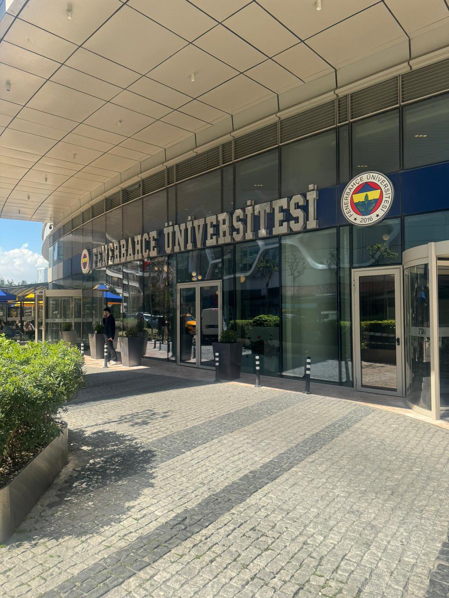 Fenerbahçe Üniversitesi İletişim Fakültesi öğrencileriyle gerçekleştirdiğimiz harika söyleşi için tüm gençlere ve misafirperverliği için Genel Sekreter Yardımcısı sayın Ece Ozan'a ayrıca teşekkür ederiz. 💛💙 @fbuniversitesi