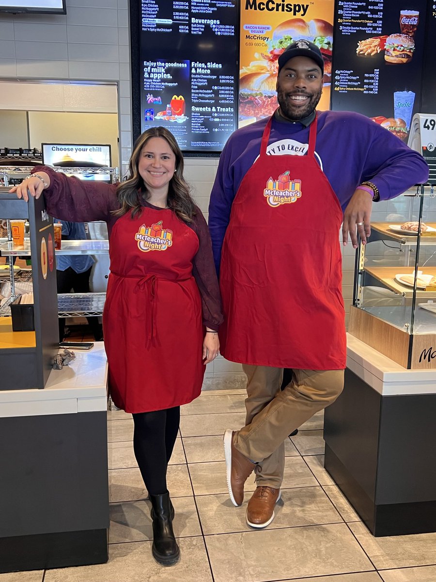 beavers_ii's tweet image. @DaisyH_AP I am so grateful to have you as my partner in this work. Cheers to three great years! With many more to come! Happy AP Appreciation Week! #cpsrunsonaps #AssistantPrincipalsWeek #thebestarewithcps