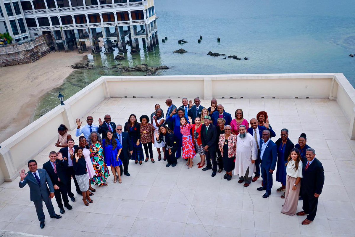 La Primera Ministra de Barbados, @MiaAmorMottley, fue recibida en el Palacio Bolívar por la Canciller @JanainaGob, en un encuentro que marca un acercamiento histórico en las relaciones bilaterales y que traerá innumerables oportunidades para ambos pueblos.