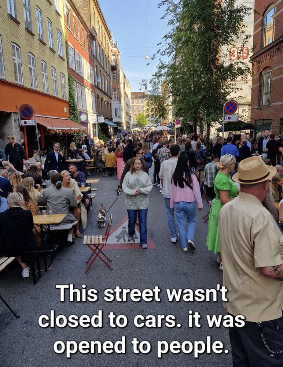 Ingwar Perowanowitsch (@perowinger94) on Twitter photo Wenn Straßen von Autos befreit werden, werden sie nicht gesperrt, sie werden geöffnet. Für jung und alt, für arm und reich. Kurzgesagt, für alle Menschen. Wunderbares Beispiel aus Kopenhagen😍 Wenn Straßen von Autos befreit werden, werden sie nicht gesperrt, sie werden geöffnet. Für jung und alt, für arm und reich. Kurzgesagt, für alle Menschen. Wunderbares Beispiel aus Kopenhagen😍