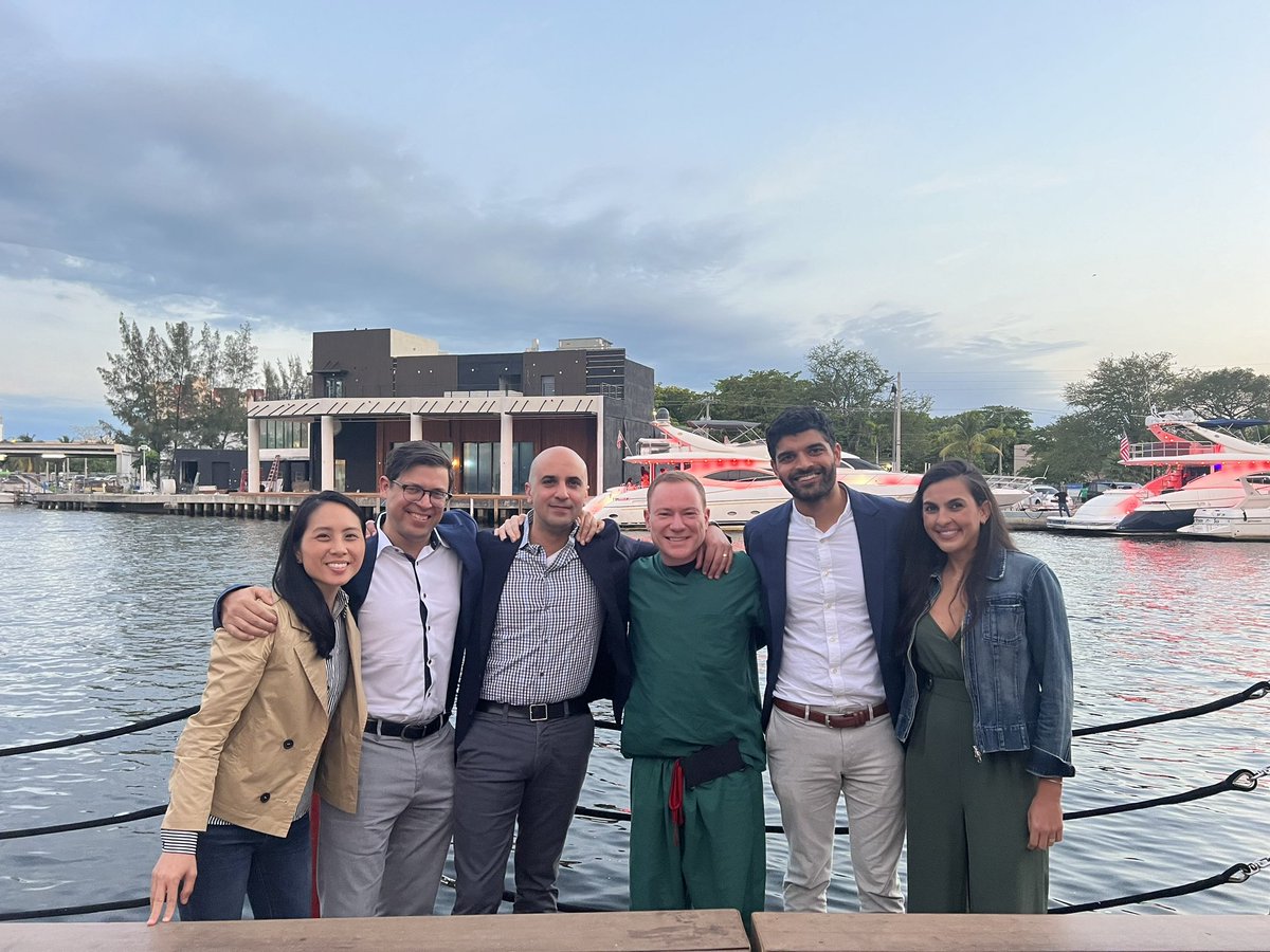 A tremendous honor and very fun times as Visiting Prof at our sister program @UMneurosurgery in #Miami! Thank you for the warm hospitality @michaelivanmd @Ricardokomotar @AllanLeviMD @AshishHShah4 Christine Dinh Carolina Benjamin and the rest of the Dept and crew! 🙏🏼🙏🏼