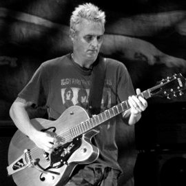 AcostaMzk's tweet photo. ¿#GrungeDay?
✔5/4/1994 Fallece Kurt Cobain (@Nirvana ) 
✔5/4/1966 Nace Mike McCready (@PearlJam )
✔5/4/2002 Fallece Layne Staley (@AliceInChains )
✔5/4/2010 Renace @soundgarden  
✔5/4/2019 Fallece Shawn Smith (#BRAD / @Pigeonhed ) https://t.co/JIJVyjXzIt