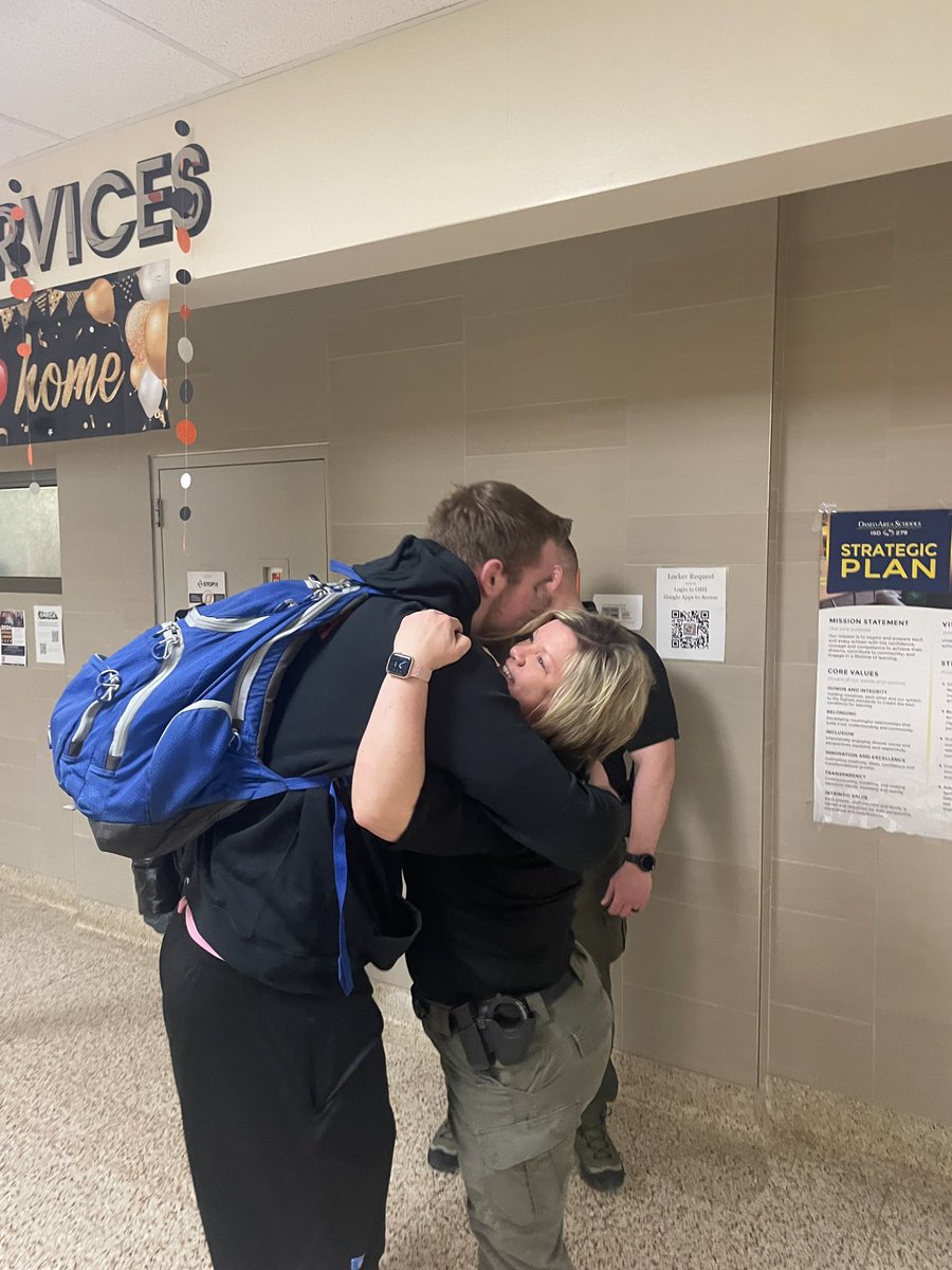 This past Monday, our school resource officers returned to <a href="/ISD279/">Osseo Area Schools</a> in Maple Grove and Osseo middle and high schools.  SROs Mollen and Parker received an outstanding welcome back!