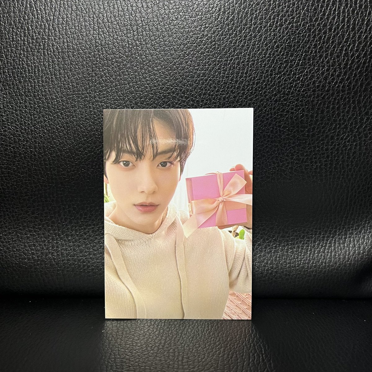 s4ccts's tweet photo. 【交換】TXT DREAM WEEK 特典
ミニフォトカード

譲:スビン

求:ボムギュ

郵送での交換可能。水濡れ防止及び硬質カードケースにて同日発送対応可能。
手渡し要相談。新宿でしたら日によって可能です。
お心当たりのある方のリプお待ちしております。
#TXT交換 https://t.co/W8PesCnPPg