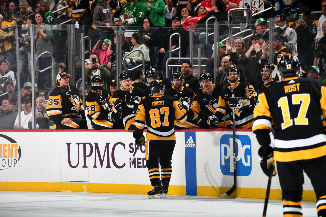🚨 LAST CHANCE to win a game-worn jersey, autographed memorabilia, tickets to a party suite, and more for the @penguins Fan Appreciation Night on April 15. All proceeds help your neighbors in need with utility assistance. Raffle closes at 11 a.m. ET 🎟dollarenergy.org/event/penguins/