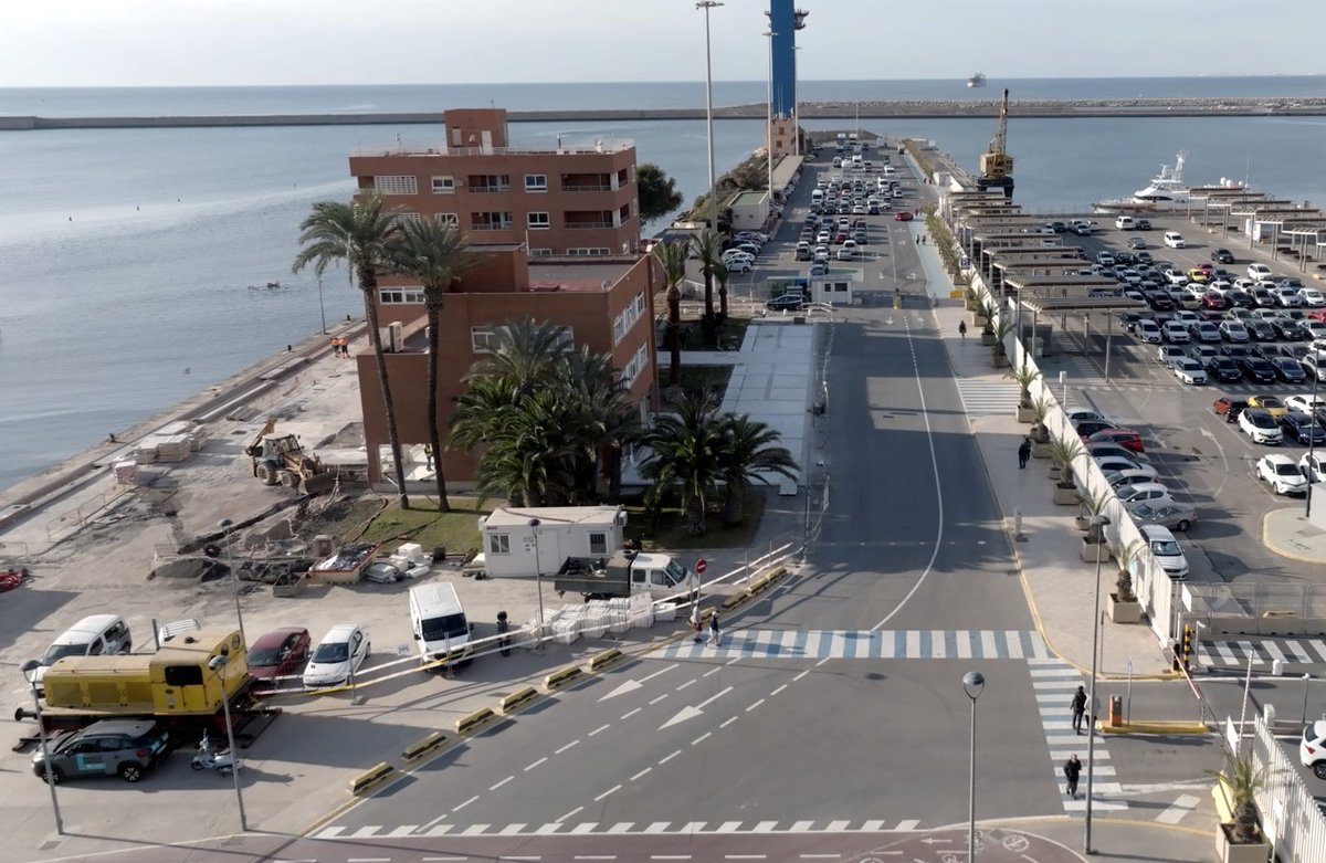 Avanzamos en la integración puerto-ciudad La APA adjudica la redacción del proyecto de la urbanización de más de 6.000 metros cuadrados y de la transformación del edificio administrativo para hacerlo más sostenible y vanguardista ℹ️ apalmeria.com/la-integracion…