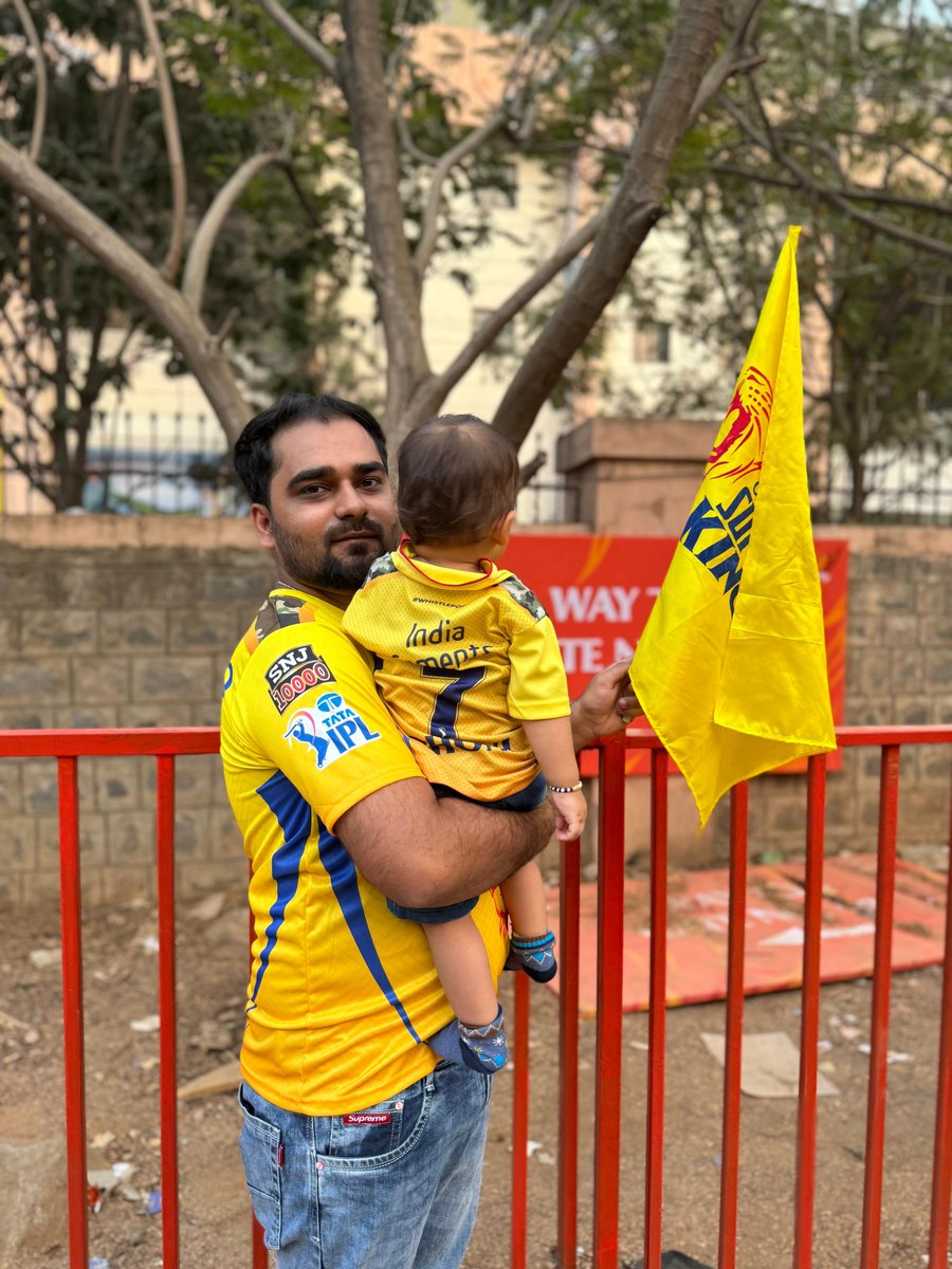 Its Yellove all over Hyderabad 💛 #SRHvCSK #WhistlePodu #CSK