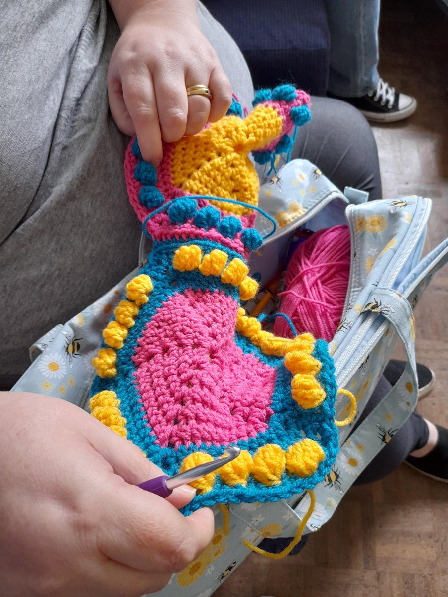 Recent fun at our Family Support Groups! Mums learned knitting, kids crafted Mother's Day cards. Plus, parents explored crochet! It's not just about crafts - it's bonding time for families. Stay tuned for more updates! #FamilySupport #CraftyFun 🧶💐👏