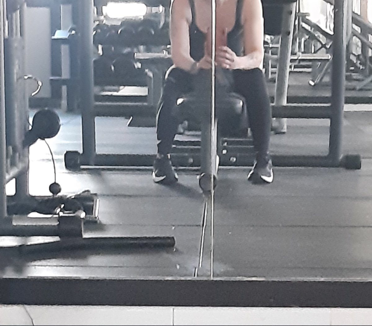 Ross92081477's tweet photo. #Ricercando la forma o almeno ci proviamo 😅 https://t.co/S5KJF7pAcs