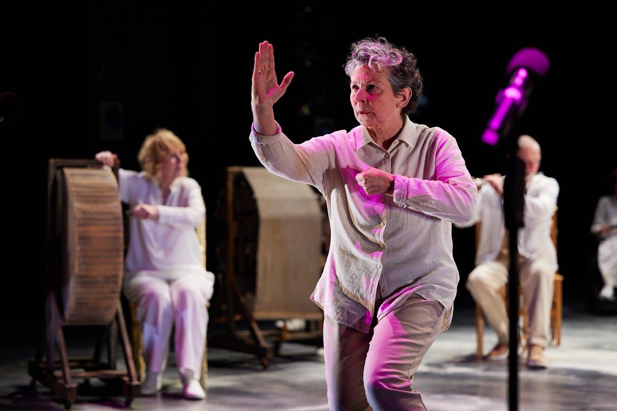 LeedsPlayhouse's tweet image. 'Everyone has a story to tell. Together, they create a symphony.' 🎶 Prepare to laugh, cheer and cry as  #Sinfonia interrogates the relationship between intimacy and spectacle.

📅 26-27 Apr
🎟️ bit.ly/3vxw1Zg