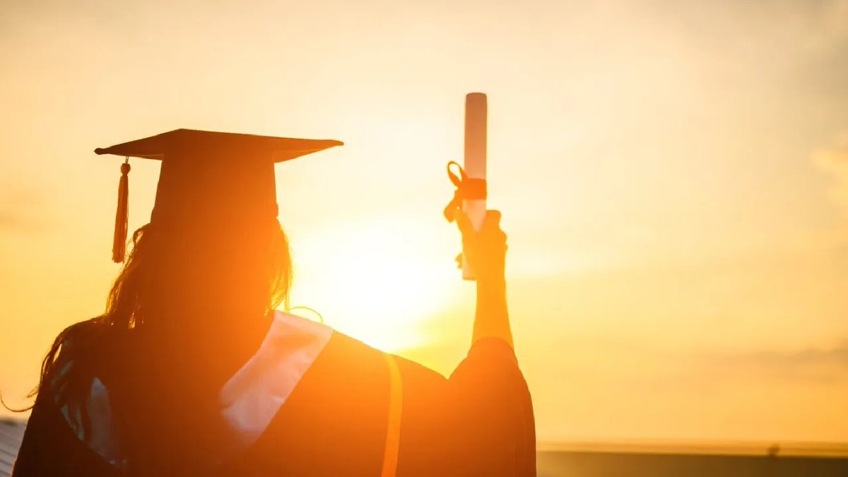Smashing the paper ceiling: Why employers are dropping college degree requirements via @Jobbio and Aoibhinn McBride trib.al/LAuYtRe