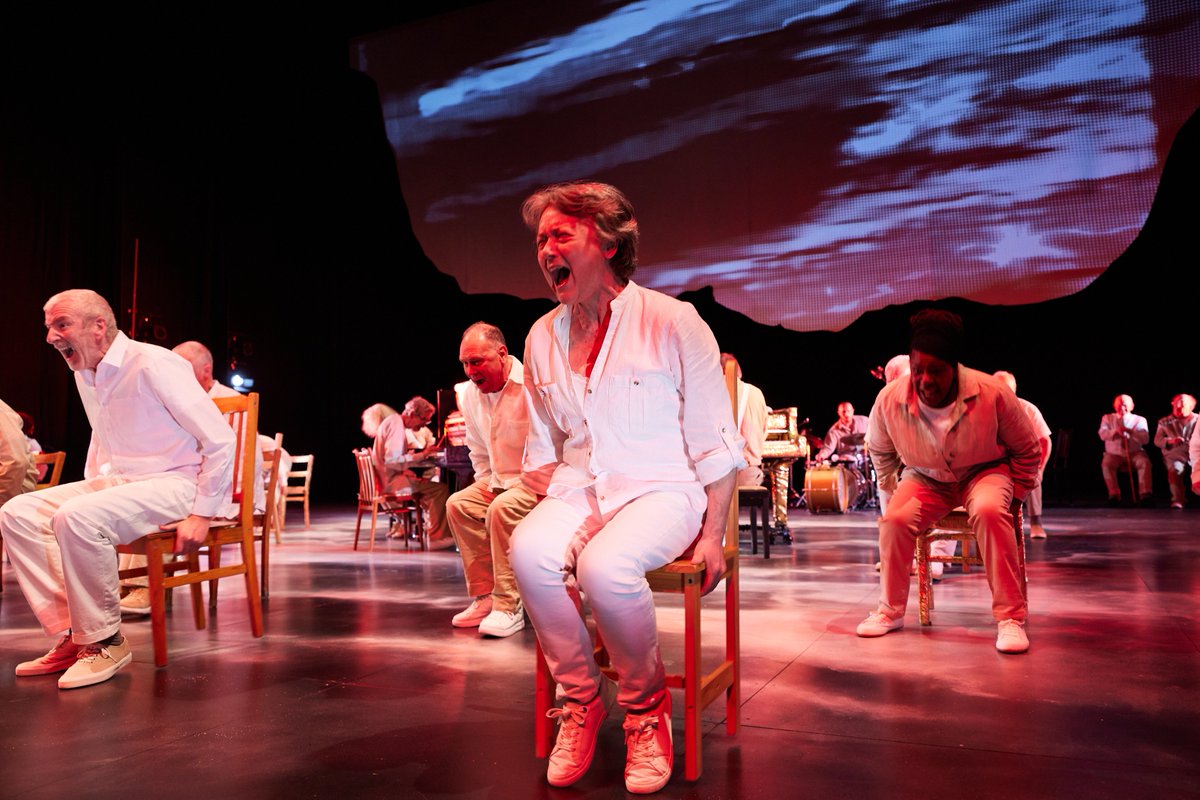 LeedsPlayhouse's tweet image. 'Everyone has a story to tell. Together, they create a symphony.' 🎶 Prepare to laugh, cheer and cry as  #Sinfonia interrogates the relationship between intimacy and spectacle.

📅 26-27 Apr
🎟️ bit.ly/3vxw1Zg