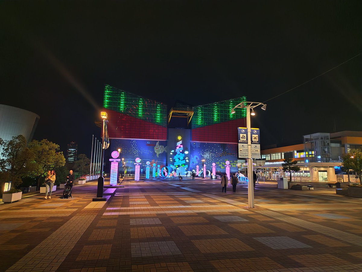 今日は家族サービスデー
朝のオープン９時から閉館20時まで海遊館💦
これから愛媛県に帰ります
無事に着けるか……💧