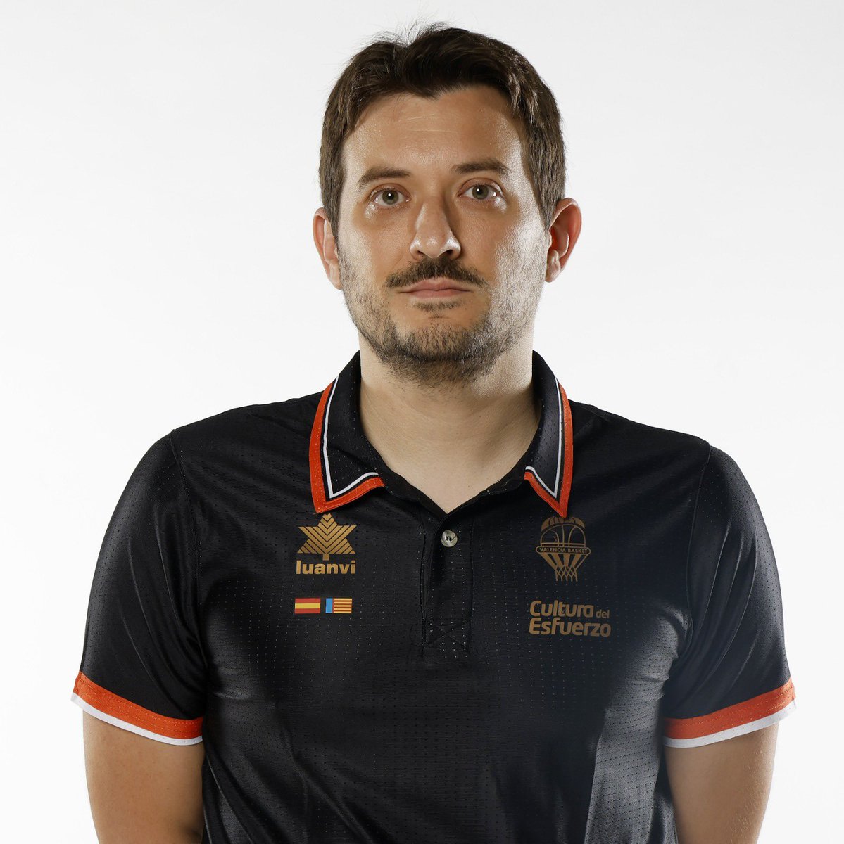 ACBCOM's tweet photo. 🖋️ Xavi Albert asume la dirección del primer equipo de @valenciabasket.

#MercadoACB
#LigaEndesa https://t.co/sOTf2p6OGs