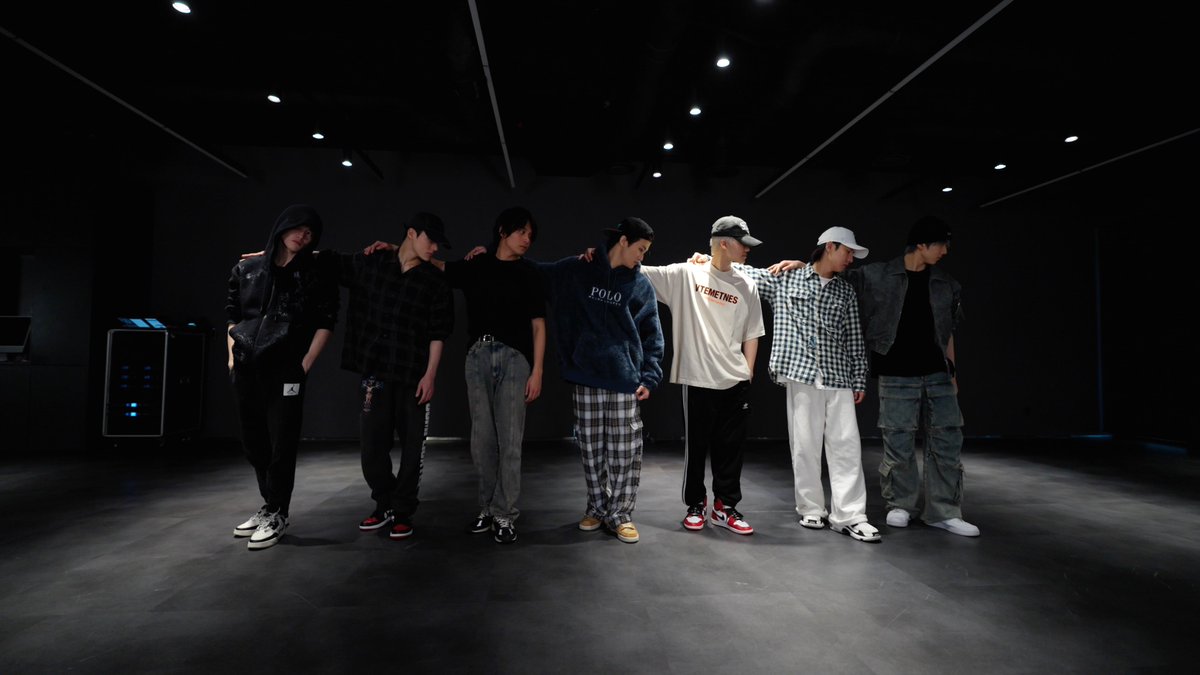 NCTsmtown_DREAM's tweet photo. NCT DREAM 엔시티 드림 'UNKNOWN' Dance Practice

https://t.co/mlK0BbroUQ

#UNKNOWN
#NCTDREAM #Smoothie 
#NCTDREAM_Smoothie
#Dance_Practice https://t.co/uUc9h9oY5b